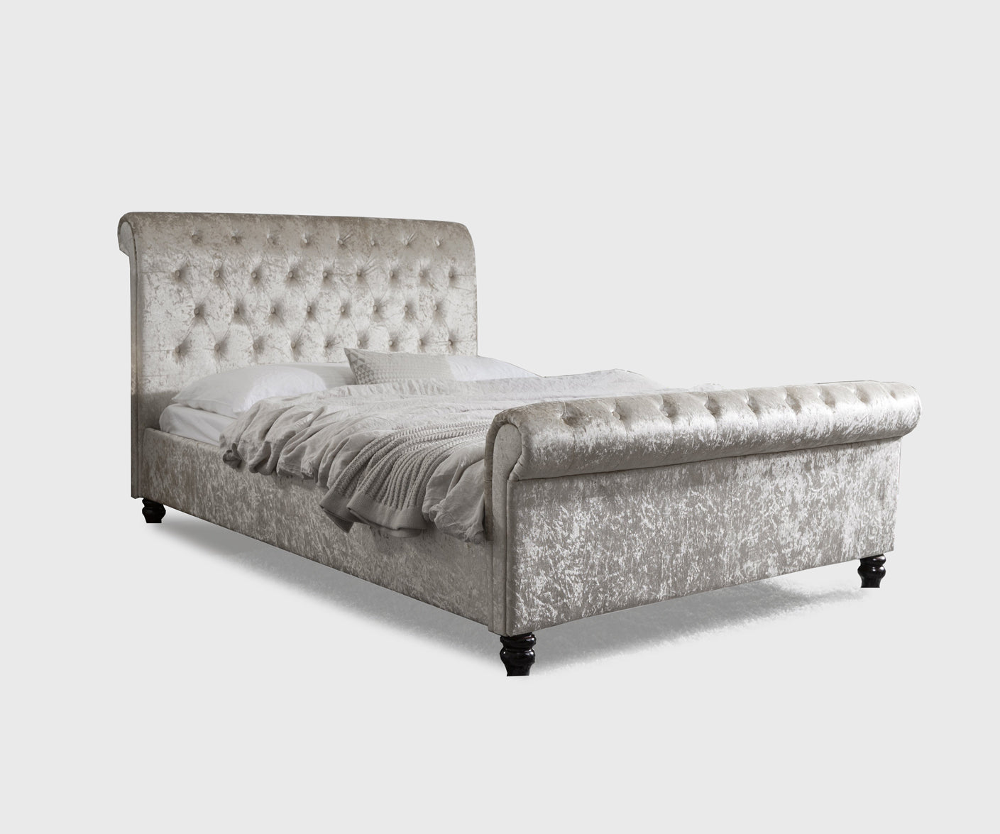 Cremio Chesterfield Sleigh Scroll Bed Frame