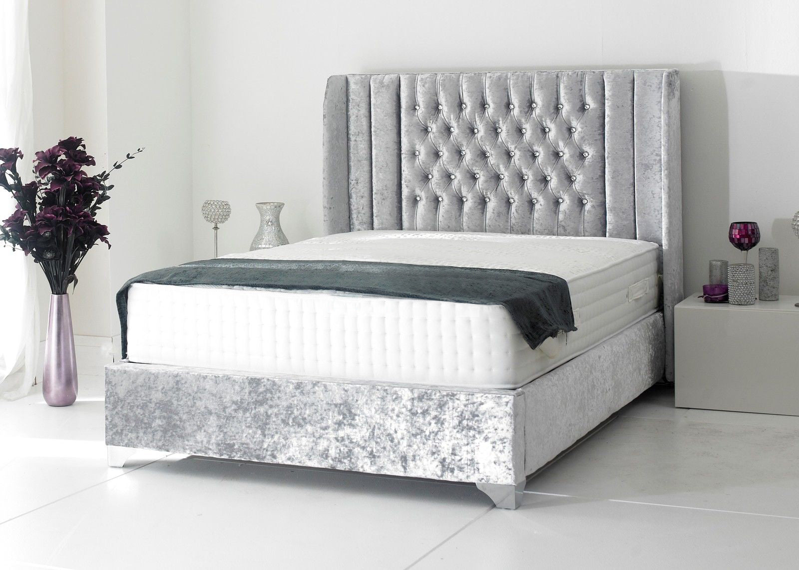 Melina Winged Bed