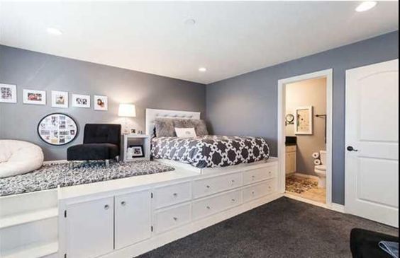 10 Grey and Silver Bedroom Ideas